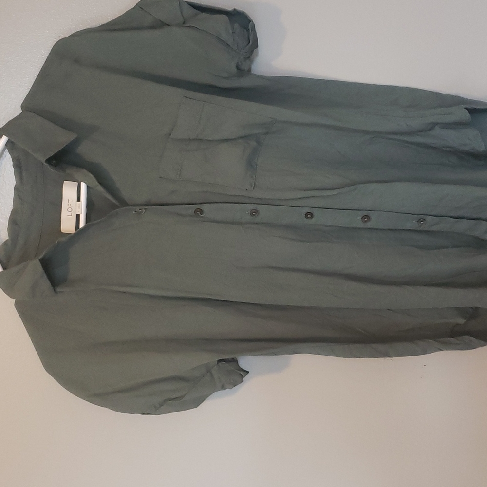 Women size small color green the Loft button down short sleeve